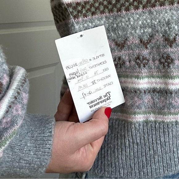 Fair Isle V-Neck Crop Cardigan - Picture 6 of 8